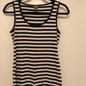 Sleeves-less T-shirt